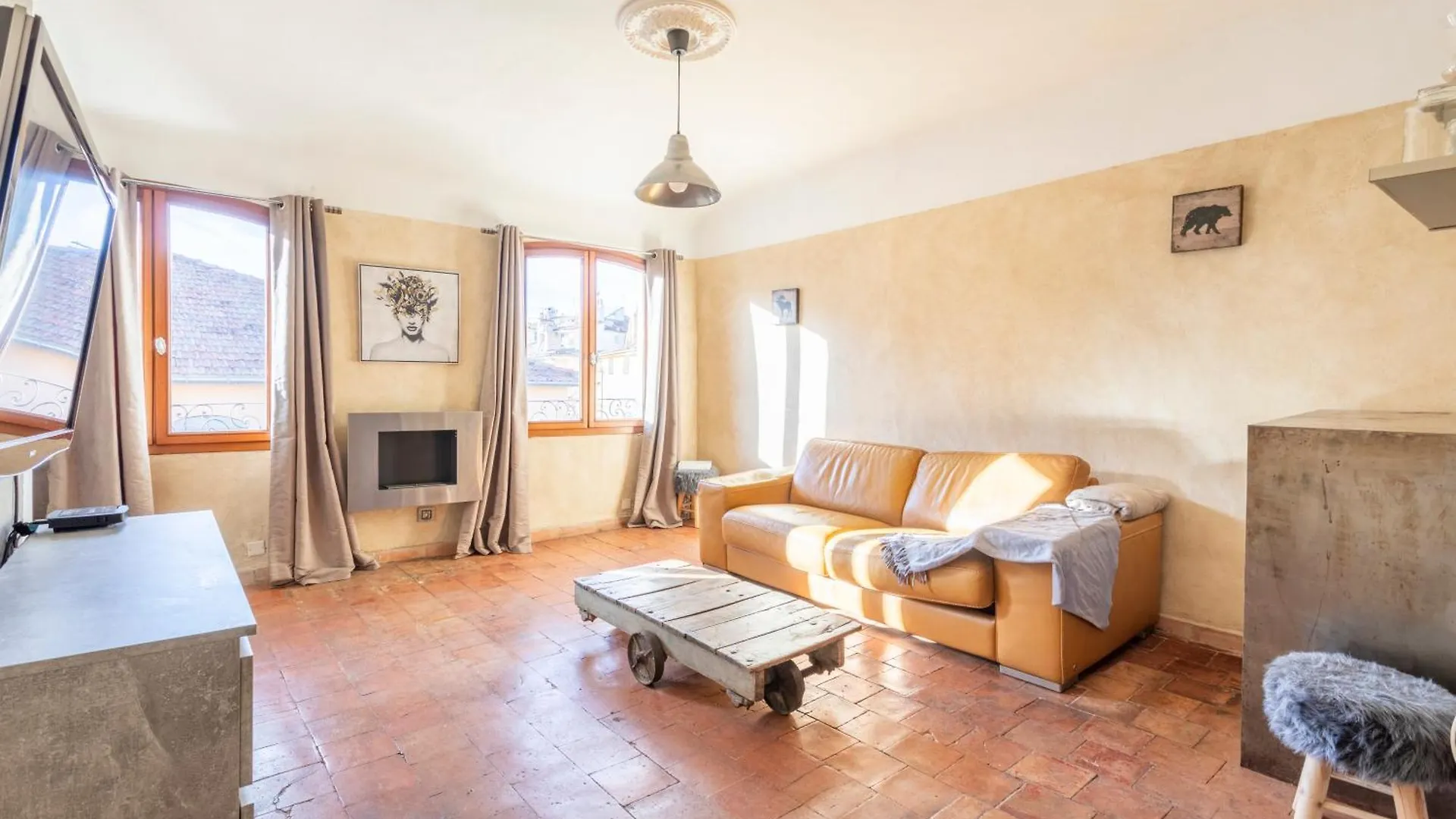 Authentique Appartement Aixois contacts