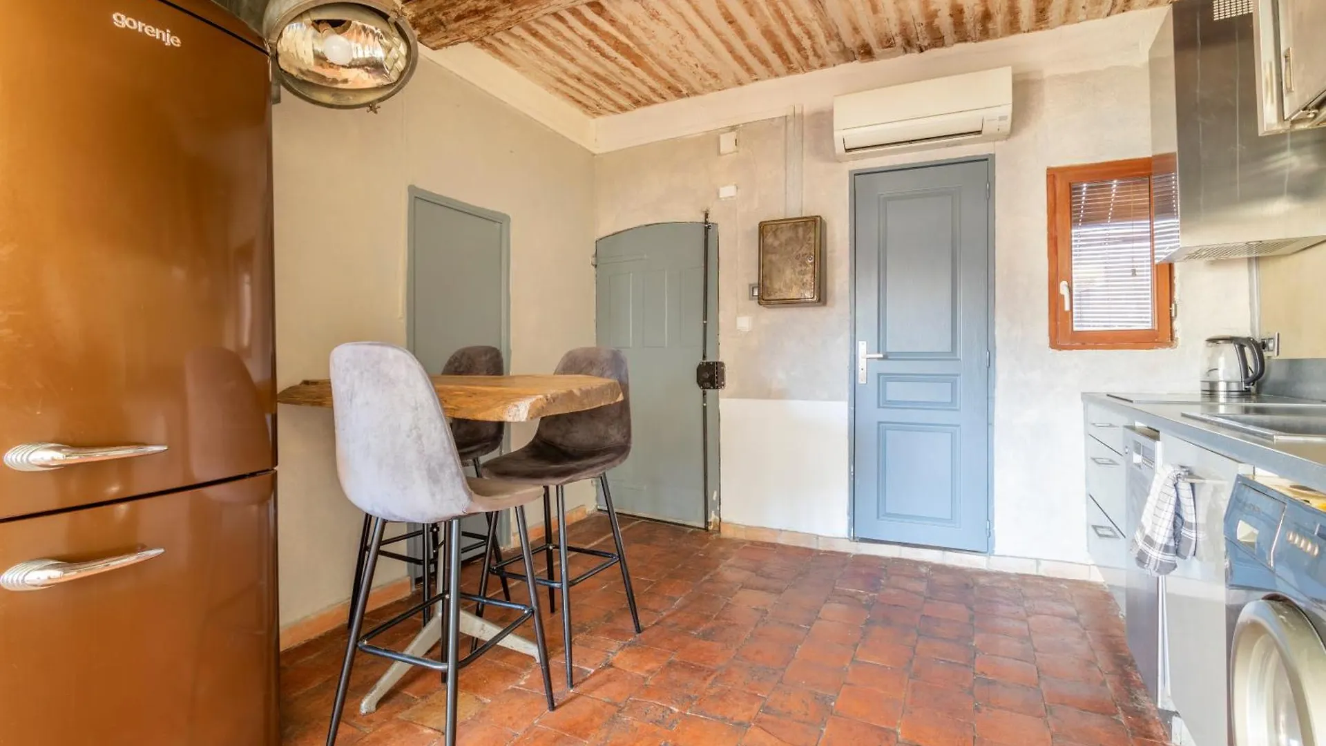 Apartment Authentique Appartement Aixois Aix-en-Provence France
