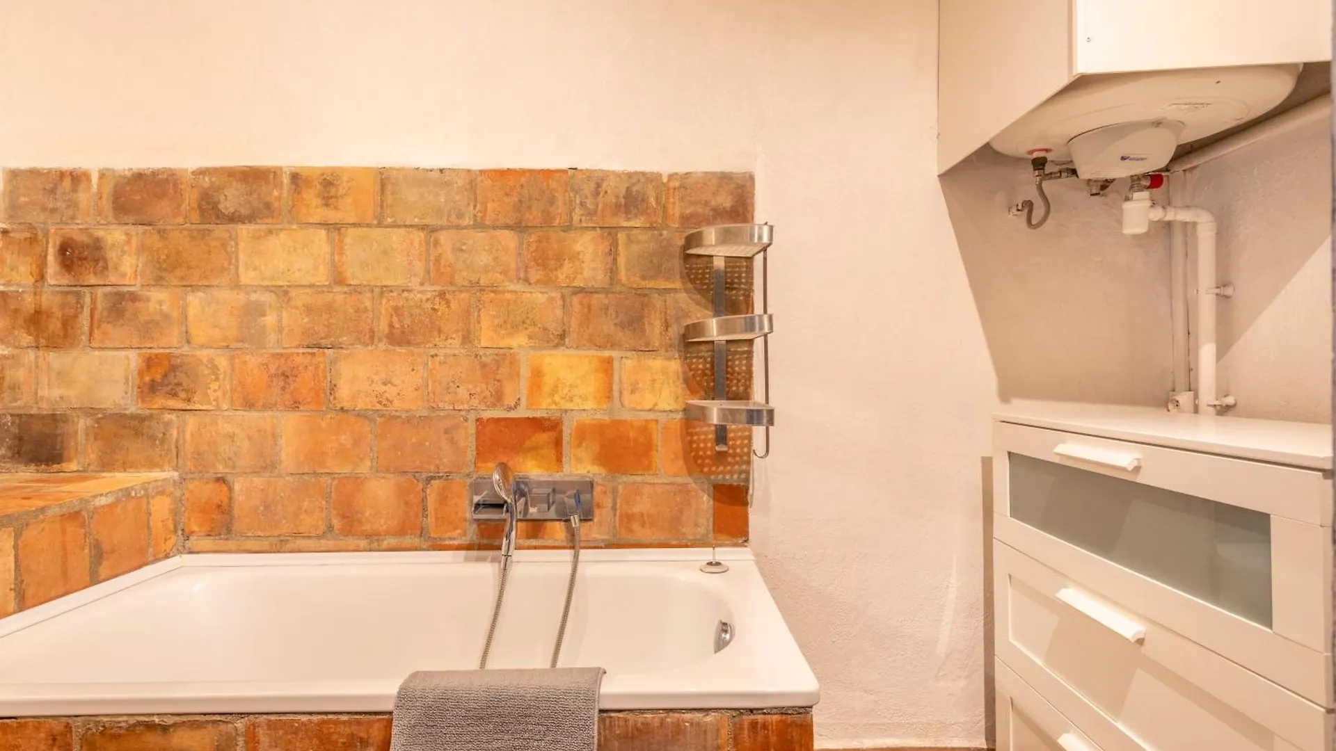 Authentique Appartement Aixois Aix-en-Provence Apartment